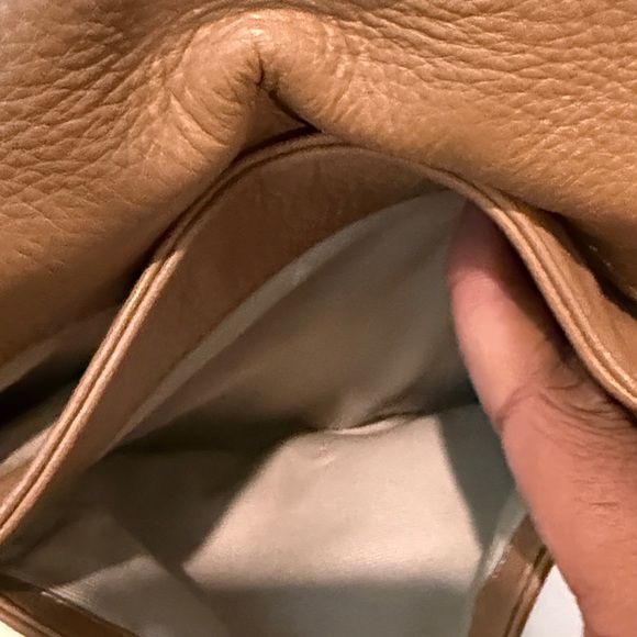 Tory Burch Tan Leather Crossbody saddle Bag with Gold Chain - Picture 12 of 13